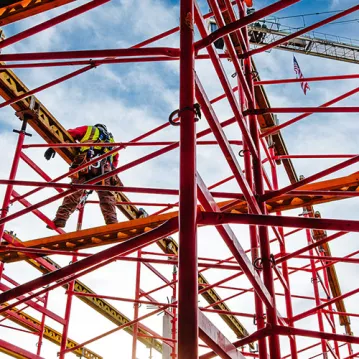 tower crane and scaffold at Mazza Gallerie project site