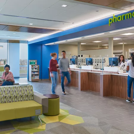 Kaiser Permanente pharmacy counter 