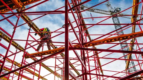 tower crane and scaffold at Mazza Gallerie project site